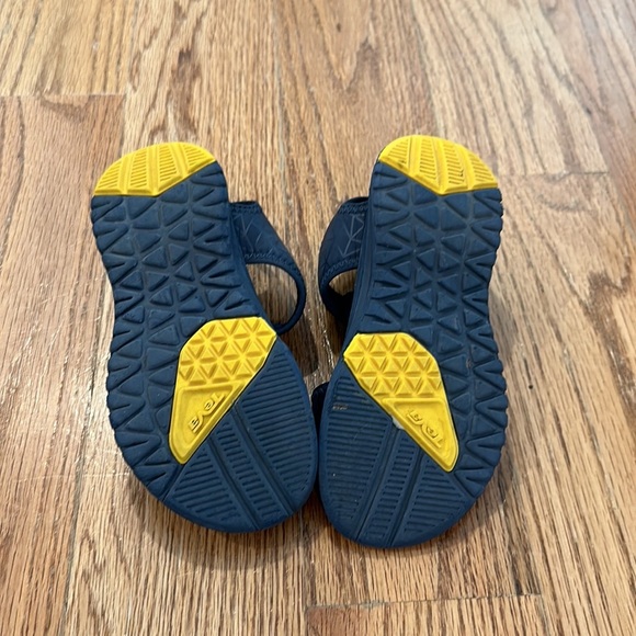 Children’s Size 12 Teva Water Sandals - Picture 3 of 3